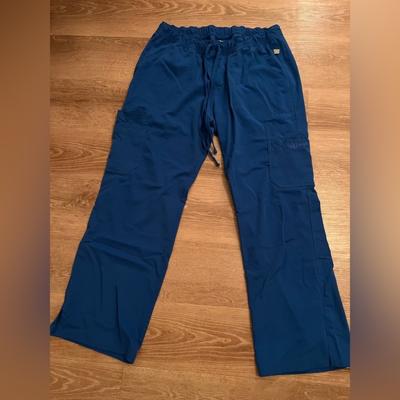 Scrub Set - Picture 2 of 2